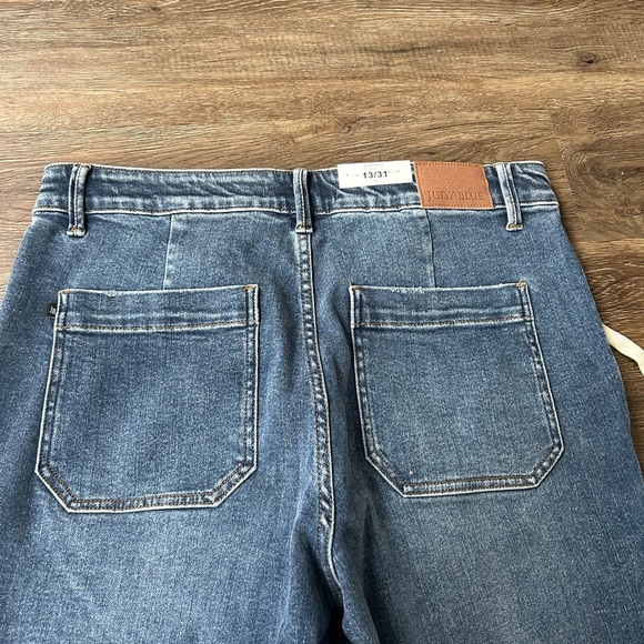 Judy Blue Jeans - Picture 7 of 7